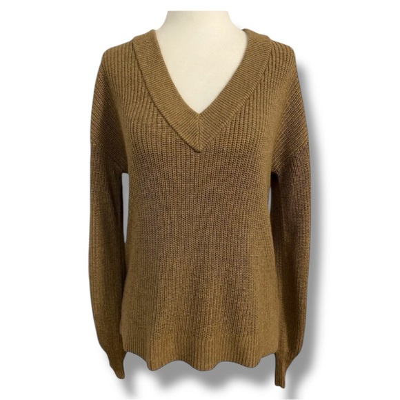 Reitmans V-Neck Knit Sweater Tan - Picture 1 of 13